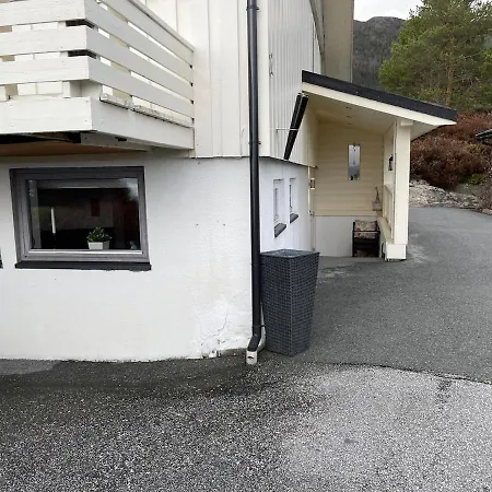 Sokkelleilighet I Landlige Omgivelser * Molde