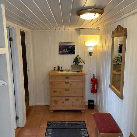 아파트 Sokkelleilighet Med 3 Soverom 몰데