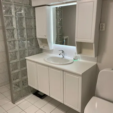 Apartmán Sokkelleilighet Med 3 Soverom