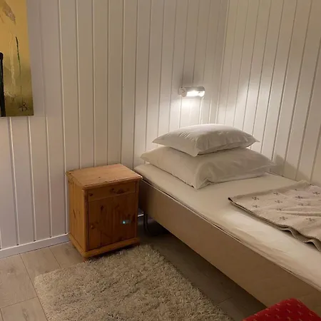 Sokkelleilighet I Landlige Omgivelser
