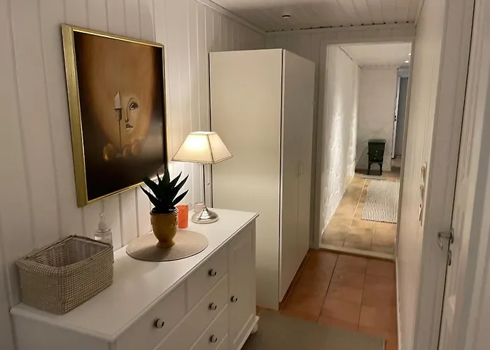 Sokkelleilighet Med 3 Soverom Appartement